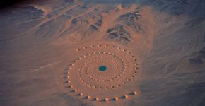 Obra alienígena? Conheça a enorme espiral de areia que enfeita o Deserto do Saara