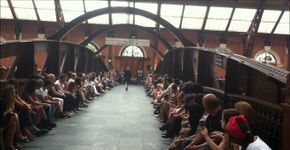 Desfile da Cavalera na Estação da Luz