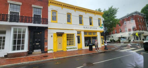 Georgetown é um bairro histórico e distrito comercial no noroeste de Washington, D.C
