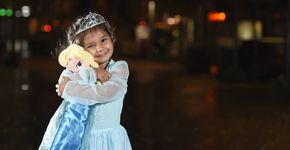 Garota de 3 anos sofre ataque racista após se vestir de Elsa, do ‘Frozen’