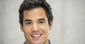 Ex-Malhação, Bruno Gadiol se assume gay e beija cantor em clipe
