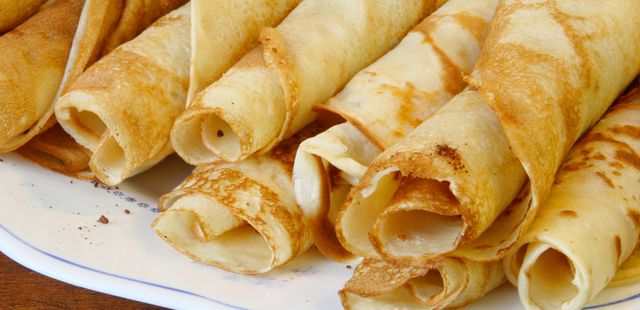 Essa panqueca de carne moída com molho branco vai virar sua nova receita favorita