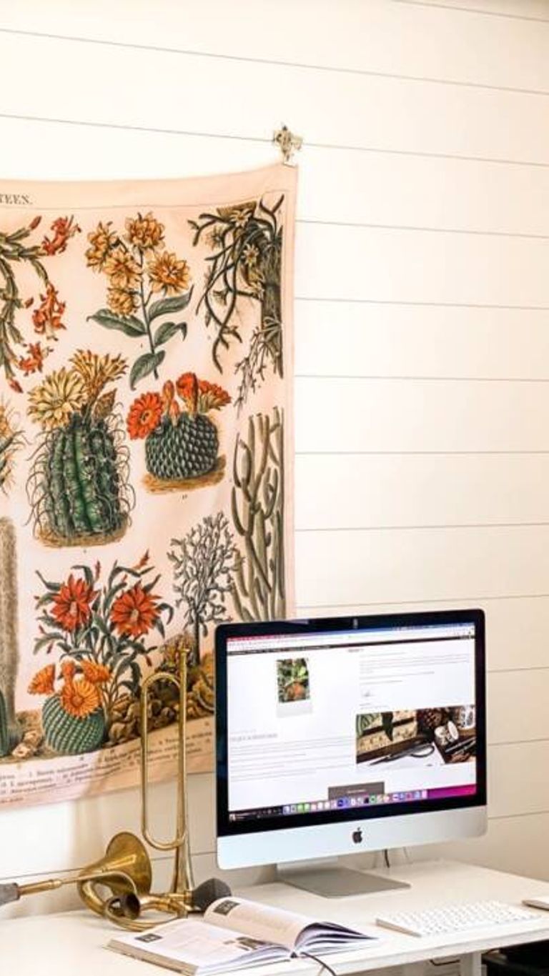 Dora Queen cria utilitários e objetos de decoração inspirados no universo botânico de enciclopédias antigas