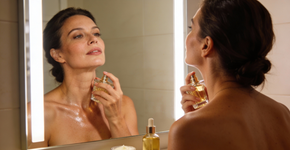 Como usar camadas de perfume para criar um cheiro exclusivo
