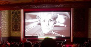 Projeto distribui ingressos grátis de cinema e teatro