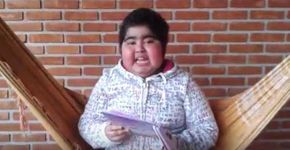 Garotinha com síndrome rara faz vídeos no Youtube e mostra rotina