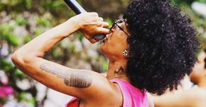 Rapper Luana Hansen lança versão lésbica do funk ‘Deu Onda’