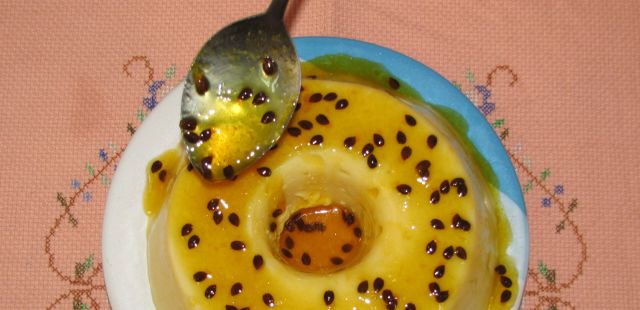 Esse pudim de gelatina de maracujá é a melhor sobremesa!