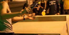 Com duas raquetes, bolinha e uma mesa, projeto ‘Ping Point’ quer transformar o espaço público de SP