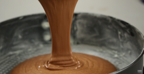 Aprenda a fazer pão de ló de chocolate sem nenhum fermento