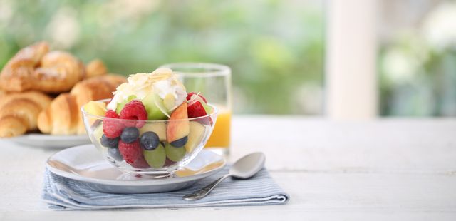 Salada de frutas cremosa: refrescante e irresistível!