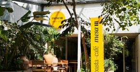 Mesa III Pasta-Café ganha novo endereço no Itaim com massas artesanais, café e quintal arborizado