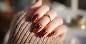 Oma nails é a tendência vintage que vai dominar o outono