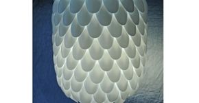 Aprenda a fazer uma luminária com colheres descartáveis