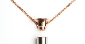 Conheça o Vesper, o vibrador que você pode usar como colar
