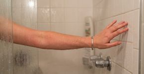 A sensação boa que aparece durante o banho pode ser justamente o que deixa sua pele pior algumas horas depois