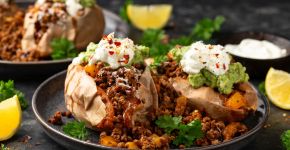 Muito além do purê: 5 receitas com batata-doce ricas em proteínas para o almoço