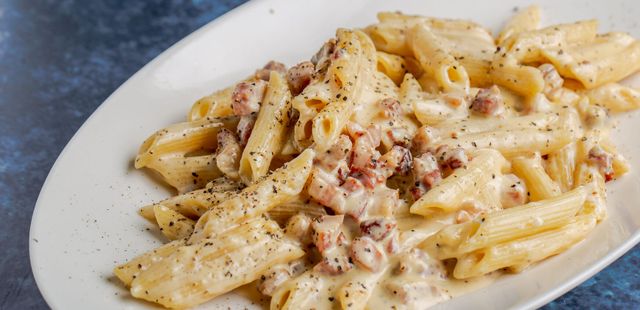 Macarrão cremoso e prático na panela de pressão