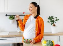 Featured side: Diabetes gestacional: escolhas alimentares equilibradas ajudam no controle da glicemia 