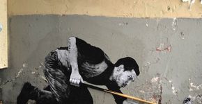 Lambe-lambes interagem com as ruas de Paris