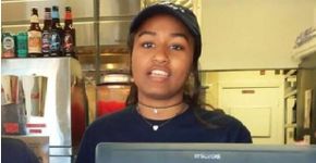 Freela nas férias: Filha de Barack Obama trabalha em restaurante