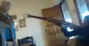 Garoto de 13 anos mata acidentalmente menina ao vivo no Facebook