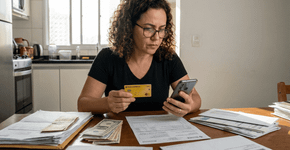 Recupere o controle da sua vida com o uso estratégico do cartão de débito e abandone o parcelamento