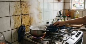 Nem álcool nem detergente: a melhor maneira de tirar gordura do azulejo do fogão
