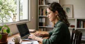O que significa morder os lábios enquanto você está muito concentrado, segundo a psicologia comportamental