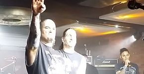 Ex-vocalista do Pantera, Phil Anselmo, é alvo de boicote após saudações nazistas