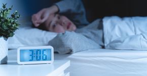 Dormir mal engorda? Entenda a relação com o metabolismo