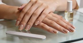 Quanto custa manter unhas de gel bonitas durante o mês?