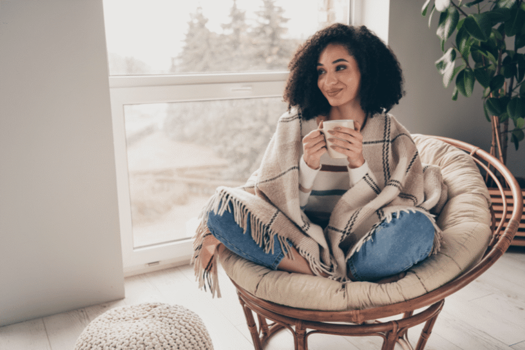 Por ter um sabor levemente adocicado, o rooibos pode ser consumido sem a necessidade de adoçar (Imagem: Roman Samborskyi | Shutterstock)