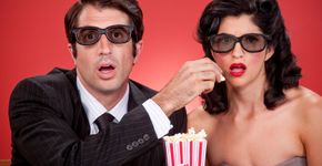 Casal ganha desconto em cinema às quintas-feiras