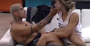 Yuri dá tapa na cara de Monick e a chama de ‘cadela no cio’