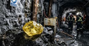 Um diamante amarelo avaliado em 15 milhões foi encontrado em uma mina no Círculo Polar Ártico que estava prestes a ser fechada