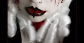 Conheça a arte visual de Rebeca Saray