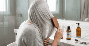 Como tirar o amarelado do cabelo grisalho e manter os fios impecáveis