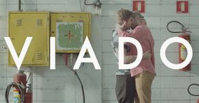 Vídeo de 44 segundos manda o recado: deixe que falem, a vida é sua!