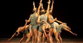 Ballet Stagium celebra 50 anos de existência com o espetáculo “Memória e Fluorescência”,  no Sesc Santo André
