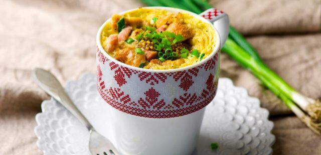 Quiche de caneca rápido e prático no micro-ondas