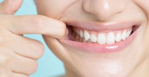 Como pequenos hábitos podem prejudicar os seus dentes