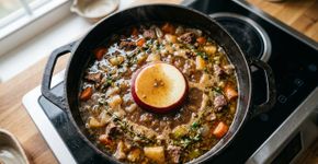 Como corrigir comida salgada demais? Coloque uma fatia dessa fruta e deixe cozinhar por 10 minutos