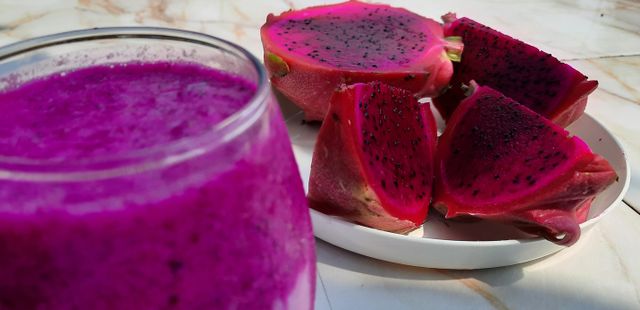 Vitamina rosa que surpreende no café da manhã (e faz bem!)