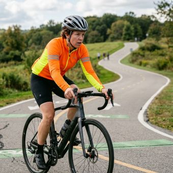Featured mobile: Andar de bicicleta em vez de ir para academia ajuda muito, mas só funciona se o percurso durar no mínimo 40 minutos seguidos, sem paradas longas e em terreno com alguma inclinação