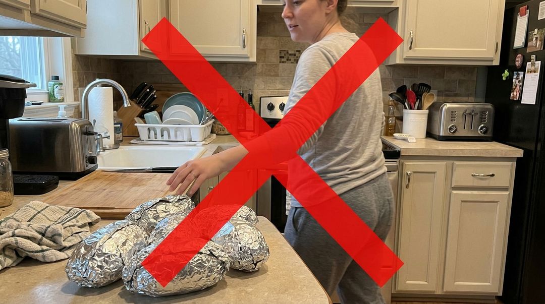 O armazenamento correto sob refrigeração garante a segurança alimentar de toda a família.
