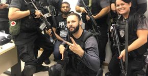 Policiais tiram selfie sorrindo com Rogério 157 logo após prisão
