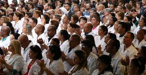 Após ameaça de Bolsonaro, Cuba anuncia saída do Mais Médicos