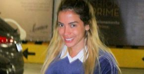 Anitta chama atenção ao ser flagrada usando camisetão e tênis