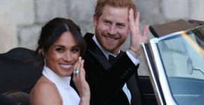 Harry e Meghan doam flores do casamento para hospital